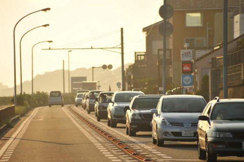 江ノ島の渋滞混雑状況 車で行ってはいけない日とは Eatalk